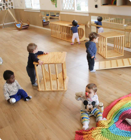 Sala de estimulação fundamentada na Metodologia Pikler — Berçário Aquarela School