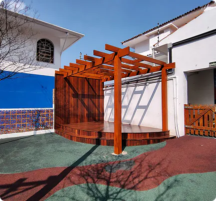 Deck Solário da Aquarela School