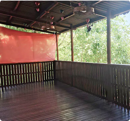 Deck da Aquarela School