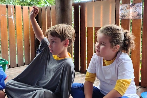 Área de leitura e criatividade da Aquarela School