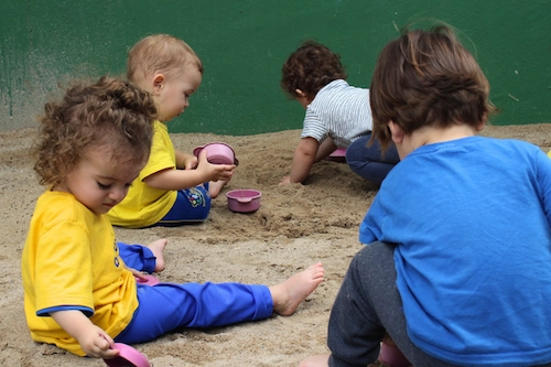 Laboratório de ciências e experimentos infantis